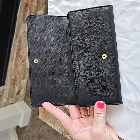 Michael Kors Wallet - Picture 9 of 14